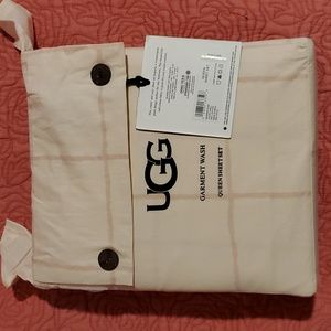 UGGS queen sheet set